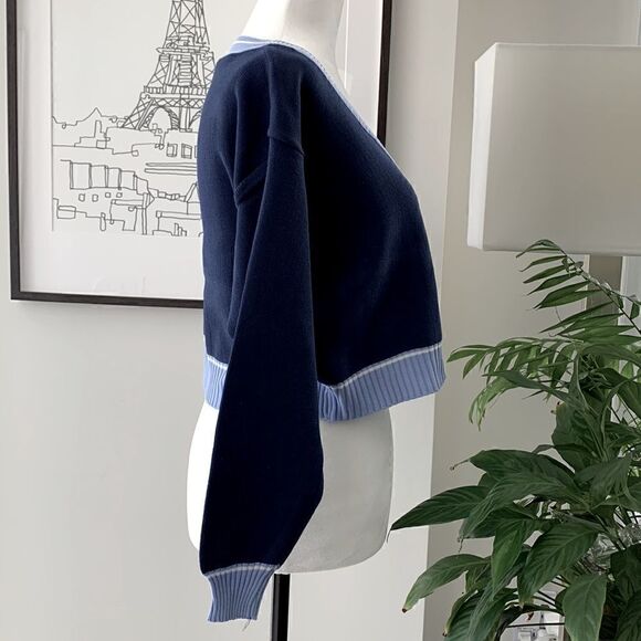 💙Brand New V-neck Sweater cropped - Picture 5 of 6